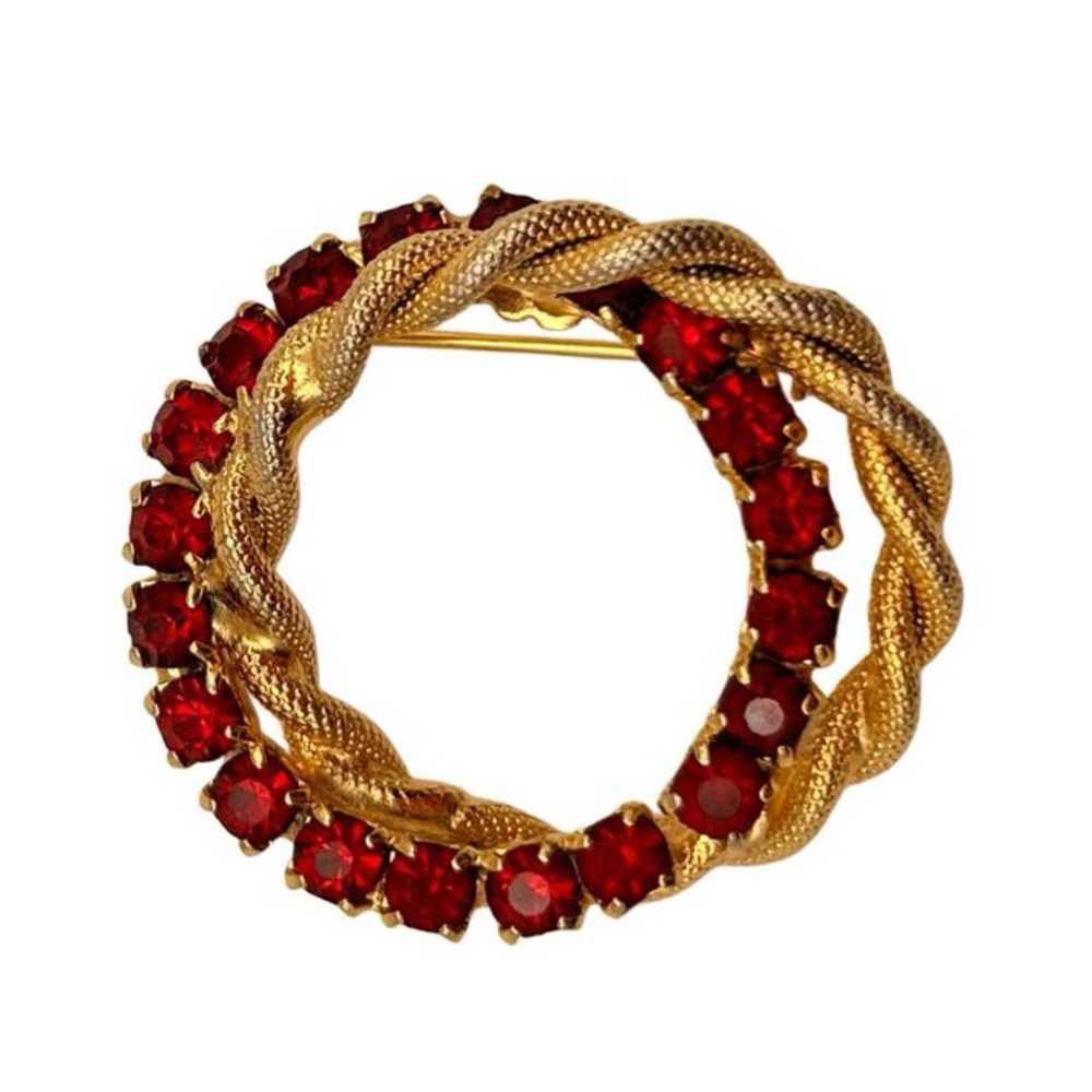 Vintage Retro 1950s Gold Tone Red Rhinestone Crystal Twisted Wreath Brooch